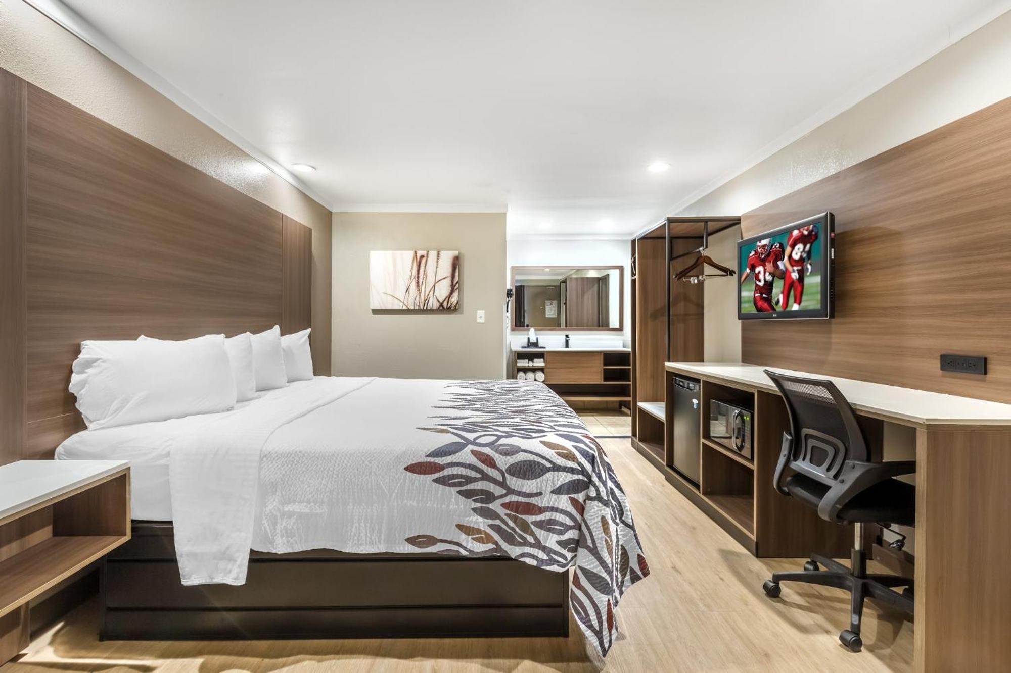 Red Roof Inn Raleigh Northeast - Downtown Экстерьер фото