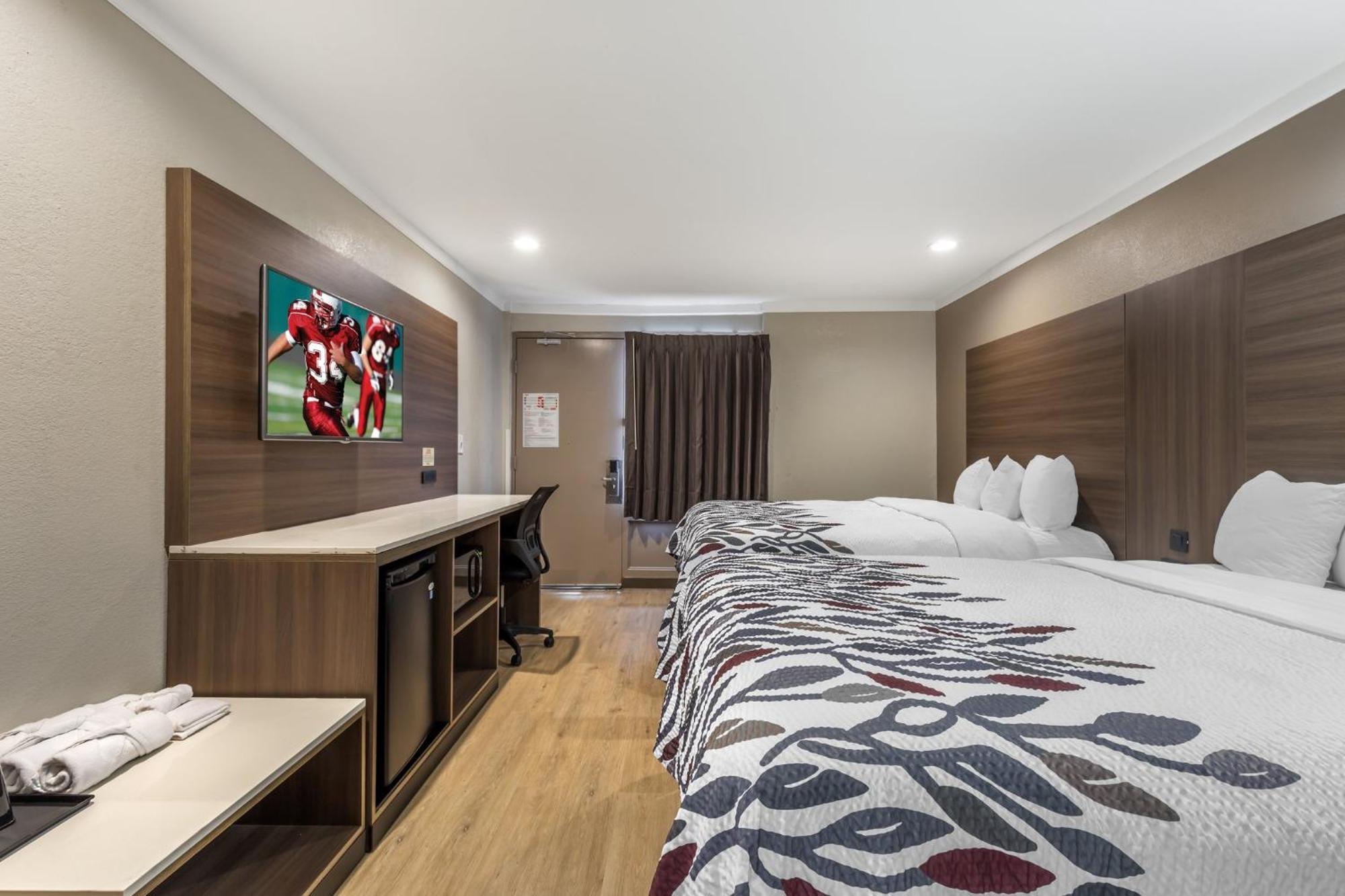 Red Roof Inn Raleigh Northeast - Downtown Экстерьер фото