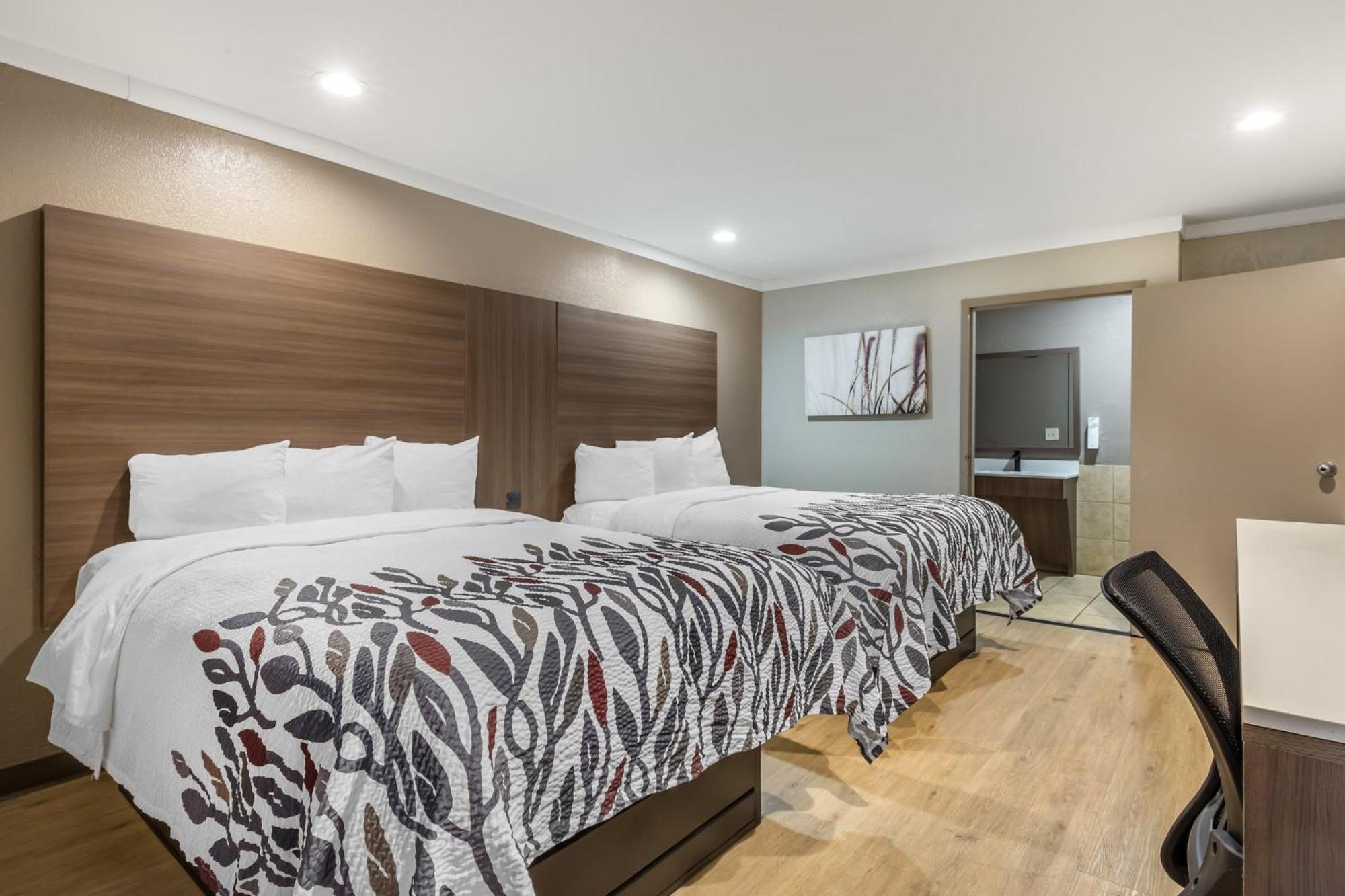 Red Roof Inn Raleigh Northeast - Downtown Экстерьер фото