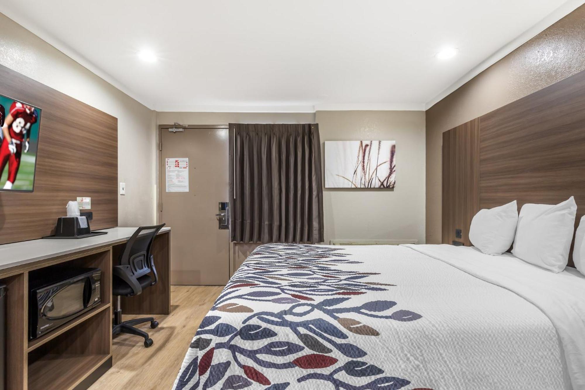 Red Roof Inn Raleigh Northeast - Downtown Экстерьер фото