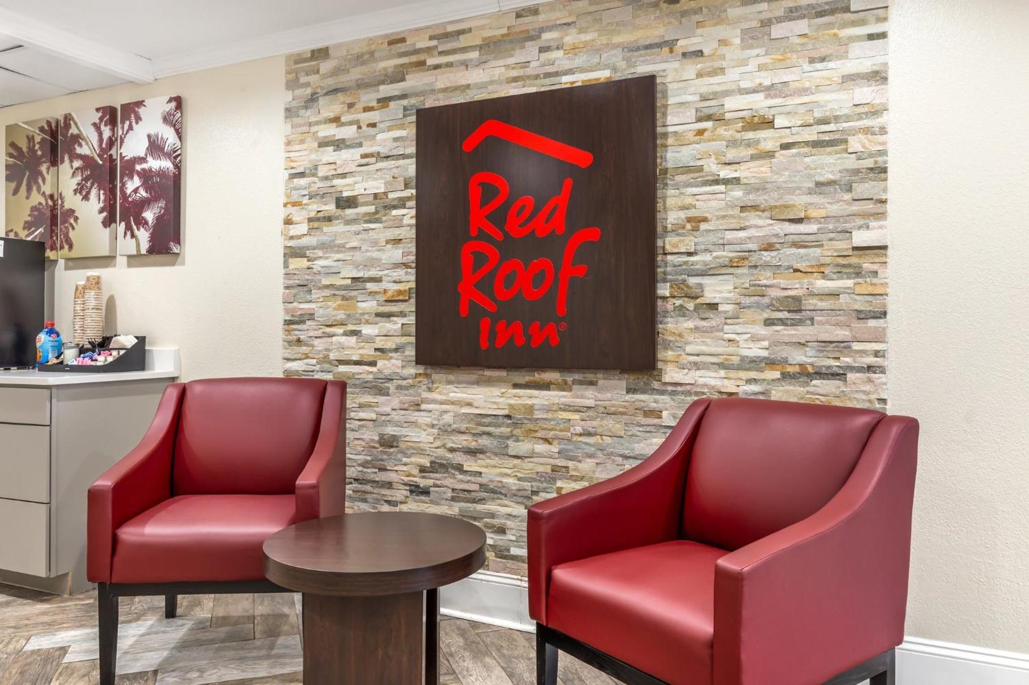 Red Roof Inn Raleigh Northeast - Downtown Экстерьер фото
