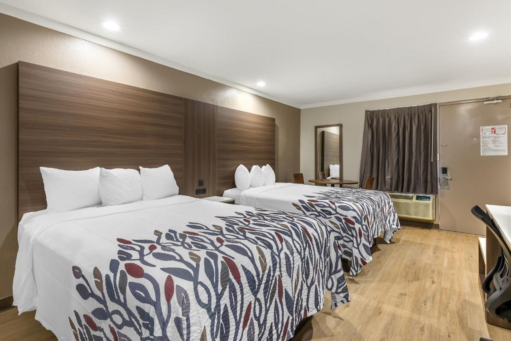 Red Roof Inn Raleigh Northeast - Downtown Экстерьер фото