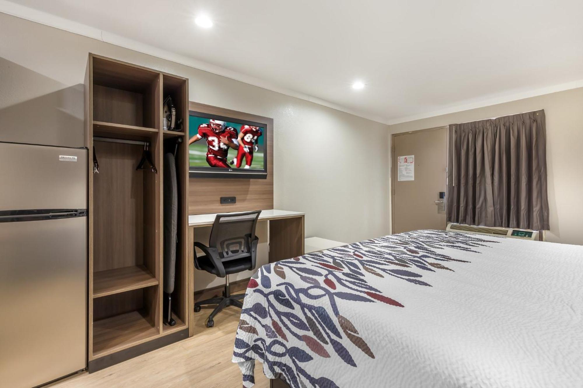 Red Roof Inn Raleigh Northeast - Downtown Экстерьер фото