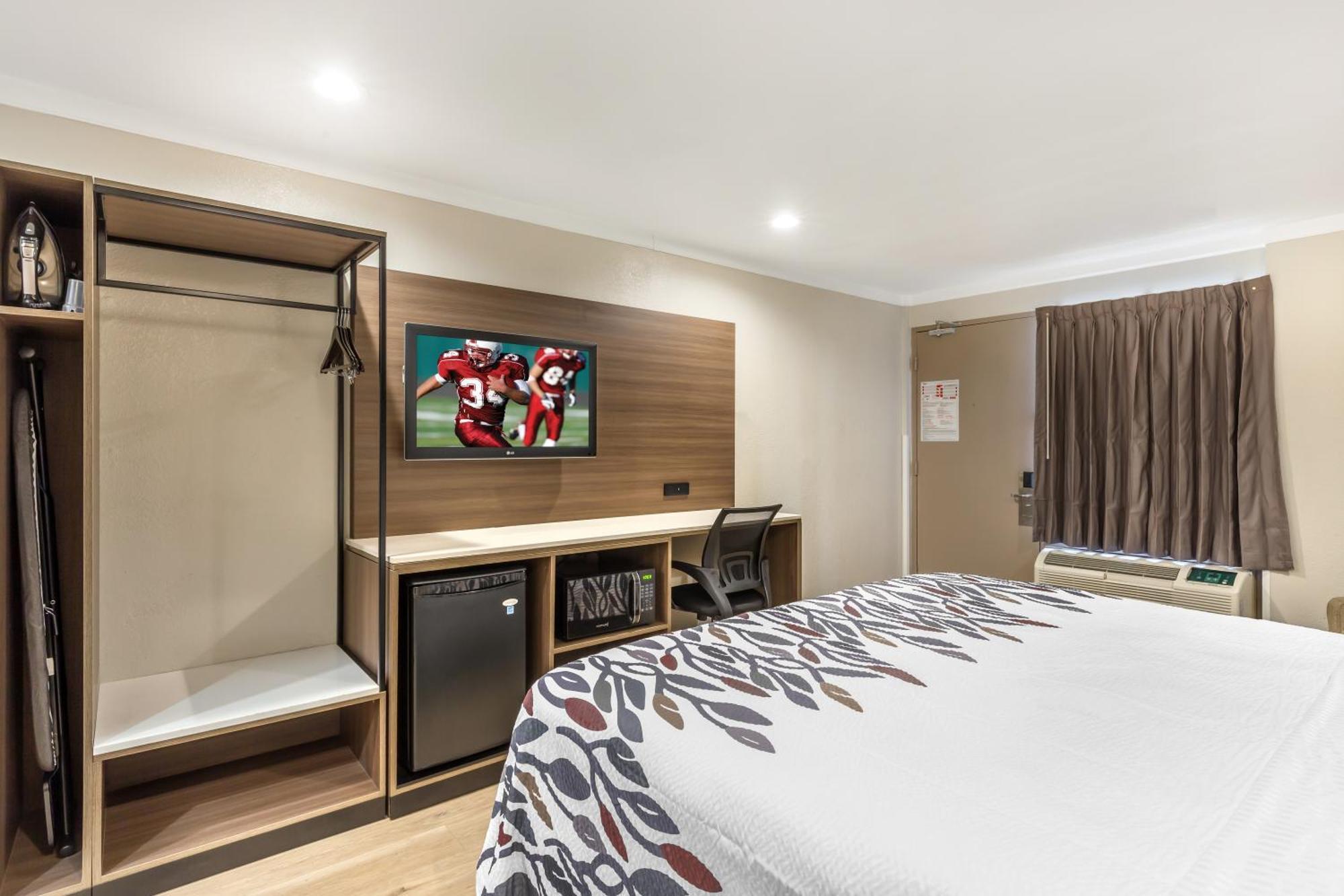 Red Roof Inn Raleigh Northeast - Downtown Номер фото