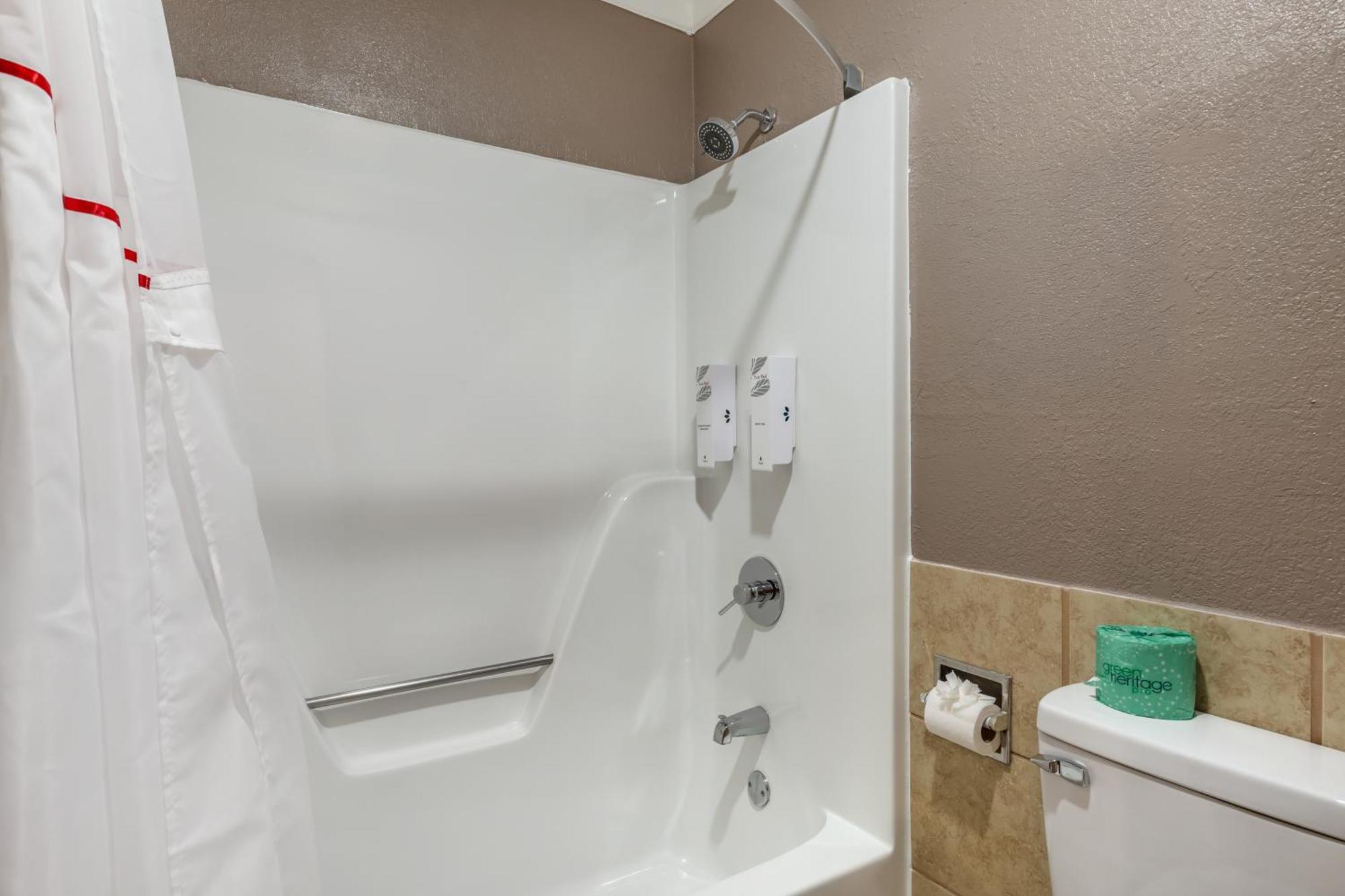 Red Roof Inn Raleigh Northeast - Downtown Экстерьер фото